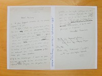 Lettre autographe signée de Henriette Charasson : 'Le plus frappant de ma première conférence ? La Joie. En effet, c'était en janvier 1914, j'étais donc encore jeune, et cette première conférence j'avais l'