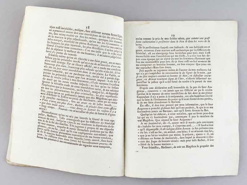 photo n°4 : Plaidoyer pour Me Pierre-Jacques-Jean Barbot, Avocat en la Cour, Demandeur, contre Me Pierre Augereau, Avocat du Roi au Présidial de Saintes, Défendeur.