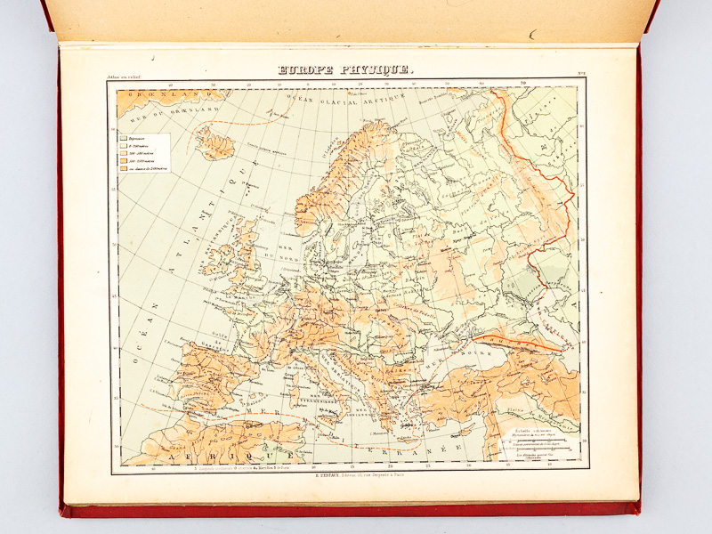 photo n°10 : Petit atlas de géographie en relief dressé sous la direction de Henri Mager.