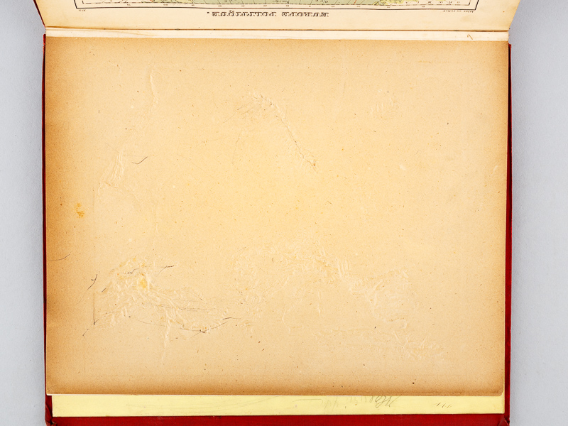 photo n°11 : Petit atlas de géographie en relief dressé sous la direction de Henri Mager.