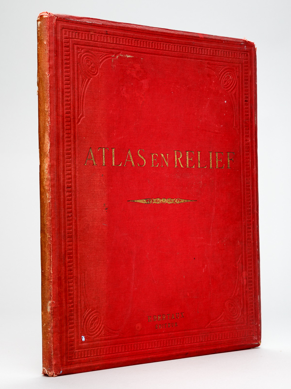 photo n°7 : Petit atlas de géographie en relief dressé sous la direction de Henri Mager.