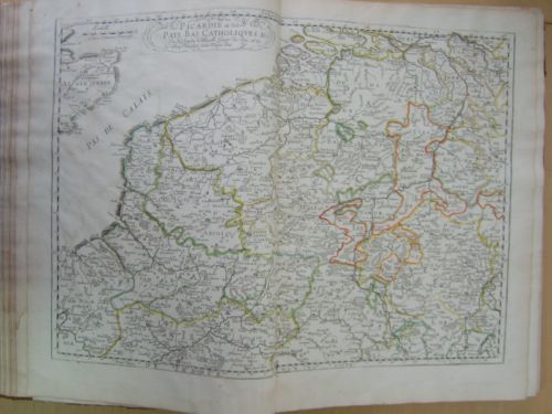 photo n°12 : [ Atlas de 89 cartes ] Cartes particulières de la France et des Environs ; jusqu'où s'estend l'ancienne Gaule ; par les Dioecèses de ses Archeveschés, & Eveschés, qui respondent aux Parties, Regions, Provinces, & Princip