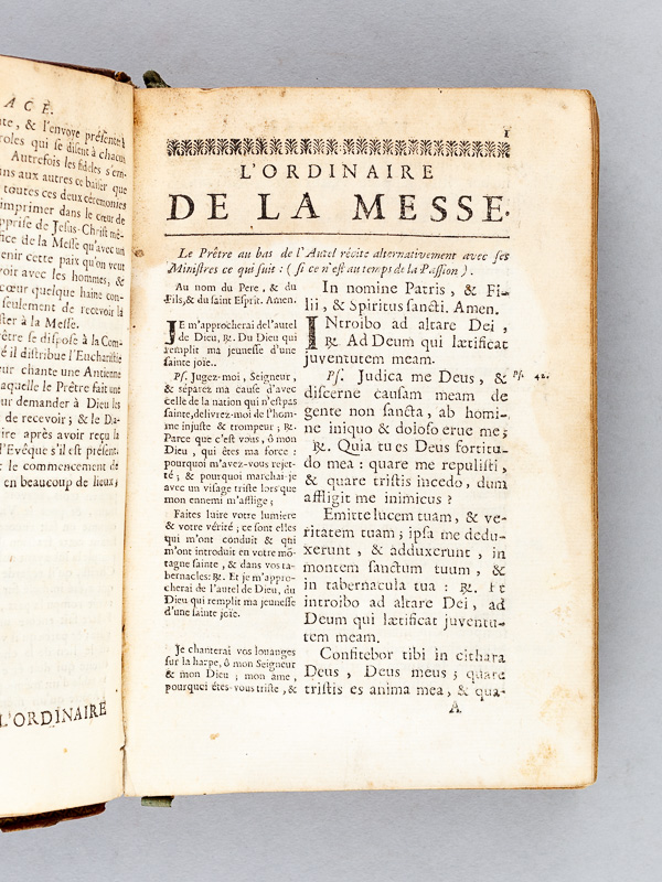 photo n°8 : Office de la Semaine Sainte, latin et François, à l'usage de Rome et de Paris ; avec l'explication des Cérémonies de l'Eglise, & quelques prières tirées de l'Ecriture, pour la Confession & la Communion, & sur les