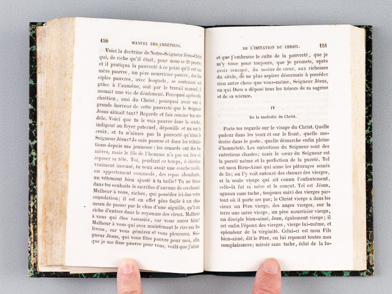 photo n°11 : Manuel des Chrétiens divisé en sept livres : Connaissance du Christ - Amour du Christ - Imitation du Christ - Présence du Christ - Manière de faire Pénitence, de la Sainte Communion - De l'art de bien Mourir.