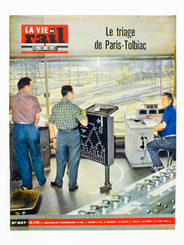 photo n°4 : La Vie du Rail [ lot de 11 numéros avec des articles relatifs aux chemins de fer, réseau Paris Sud-Ouest ] : n° 399 banlieue sud-ouest, la gare d'Étampes (mai 1953) ; n° 757 renouvellements de voies entre Brétigny et &E