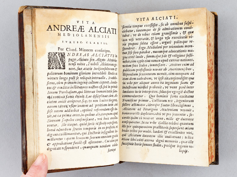 photo n°16 : Emblemata V. Cl. Andreae Alciati  cu. Imaginibus plerisque restitutis ad mentem Auctoris. Adiecta compendiosa explicatione Claudij Minois Divisionensis et notulis extemporarijs Laurentij Pignorii Patavini