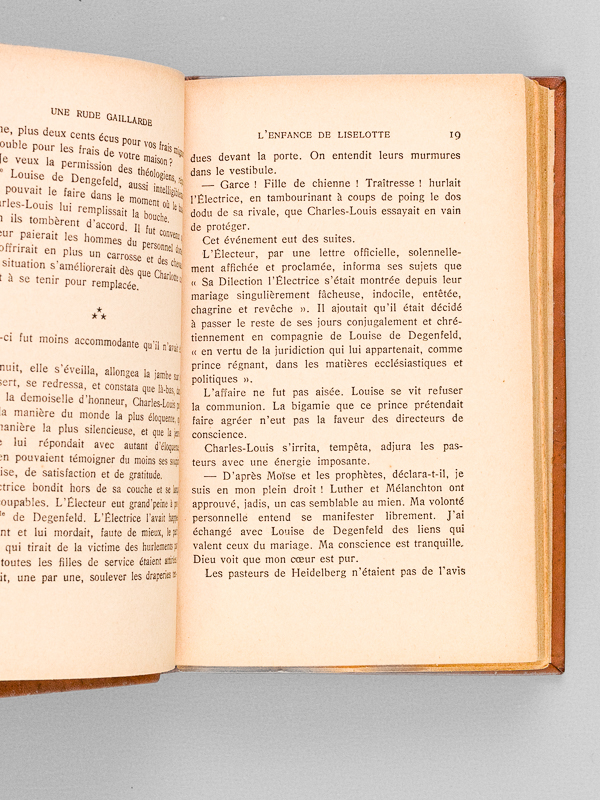 photo n°6 : [ Lot de 25 biographies historiques ] Les quatre Femmes de Philippe II [ Avec : ] L'extraordinaire aventure d'Achmet Pacha Djemaleddine, pirate, amiral, grand d'Espagne et marquis avec six autres singulières histoires [ Avec : ] Favori de Fran&cced