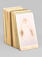 [ Lot de 56 portraits photographiques anciens format CDV par des photographes bordelais : ] Henry : 2 photos ; Roche, 13 rue Jean Burguet (1872) : 4 photos ; Bézard : 2 ; Pierre Florian, 11 rue Dauphine : 6 ; Bouillier (1874-1888) : 1 ; L. Sal