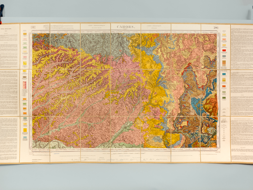 photo n°4 : Cahors.  Carte topographique de l'Etat-Major. Carte géologique détaillée