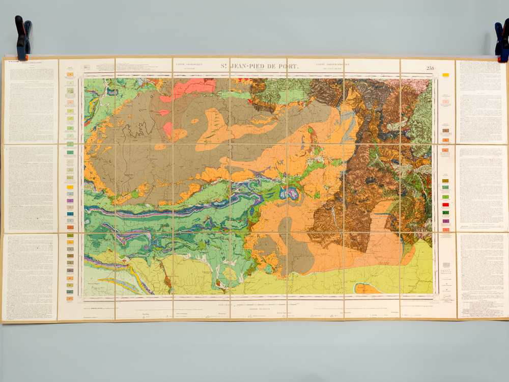 photo n°5 : Saint Jean-Pied de Port. Carte topographique de l'Etat-Major. Carte géologique détaillée