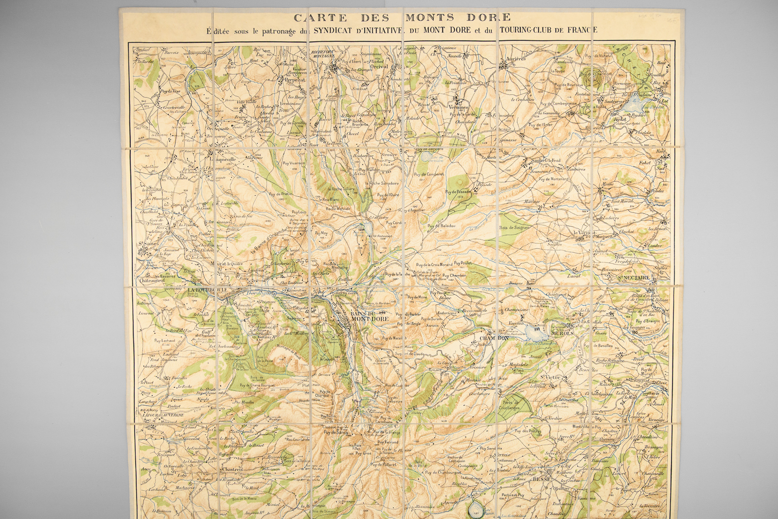 photo n°6 : Carte des Monts Dore - éditée sous le patronnage du Syndicat d'initiative du Mont Dore et du Touring-Club de France. EchellE 1: 40 000