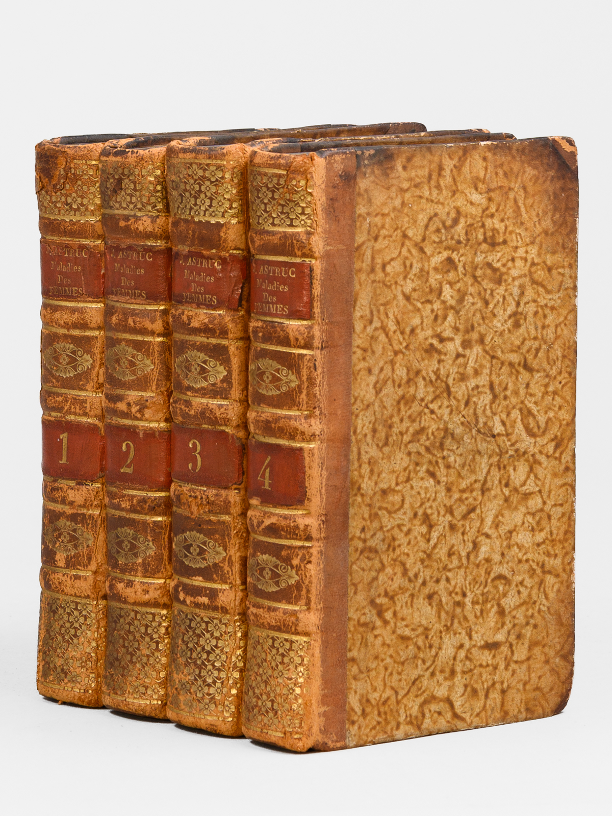 photo n&deg;9 : Trait&eacute; des Maladies des femmes, o&ugrave; l'on a t&acirc;ch&eacute; de joindre &agrave; une Th&eacute;orie solide la  Pratique la plus s&ucirc;re et la mieux &eacute;prouv&eacute;e (4 Tomes : Tomes 1, 2, 3, 4) Avec un catalogue chronologique des m&