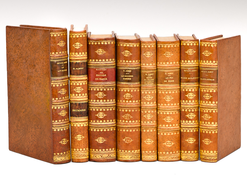 photo n°11 : [ Lot de 8 titres ] Le Lit du Roi (Casanova, Louis XV et Mlle de Romans) [ On joint : ] Le Roman de Napoléon. Brumaire [ On joint : ] Quand la France attendait Napoléon,  [ On joint : ] Le Roi de Rome [ On joint : ] Le Grand Amour cach&eacut
