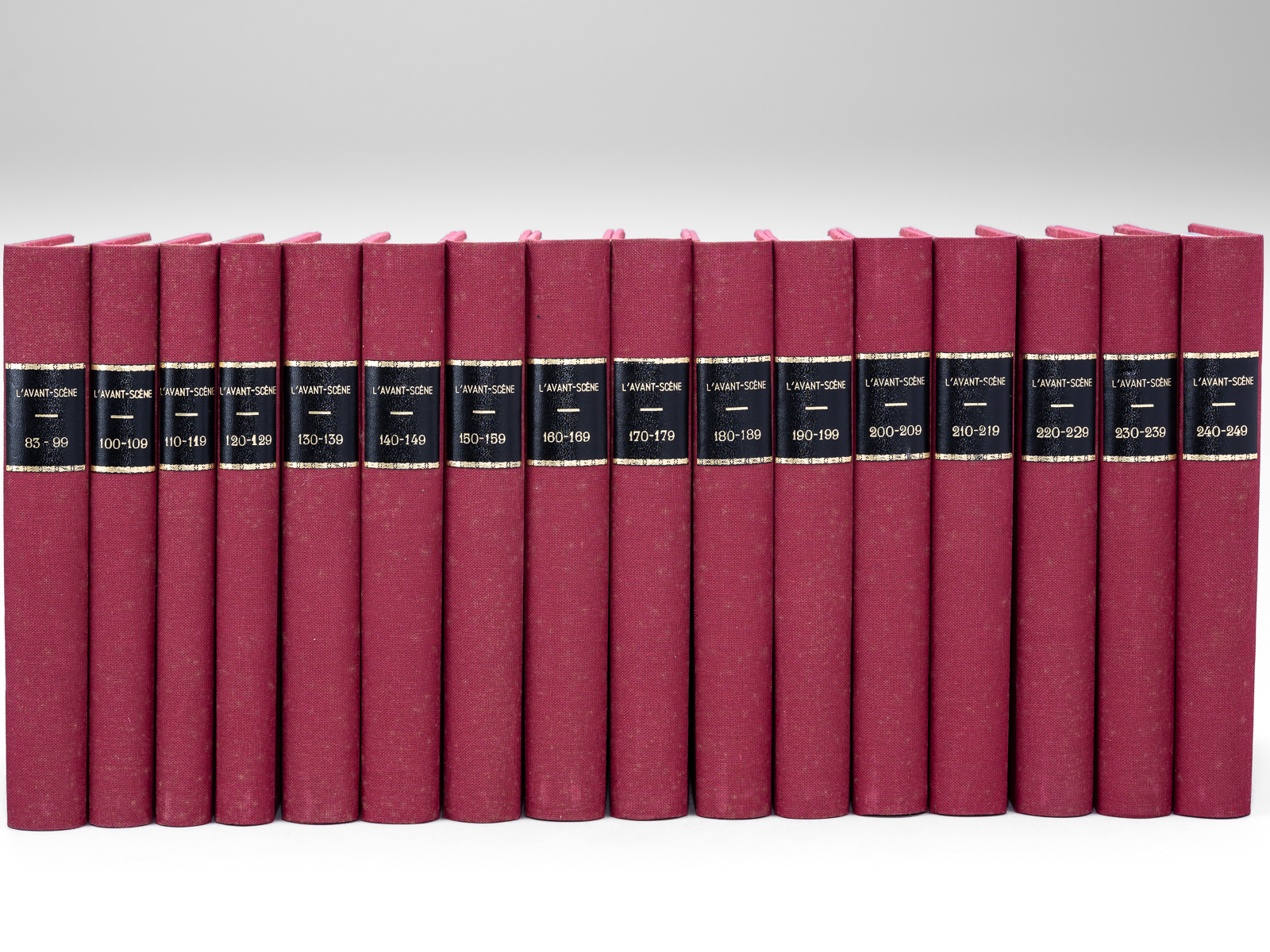 photo n°11 : L'Avant-Scène, journal du théâtre [ ensemble de 204 numéros en 20 volumes reliés, du n° 83 du 5 novembre 1953 au n° 286 du 15 avril 1963)