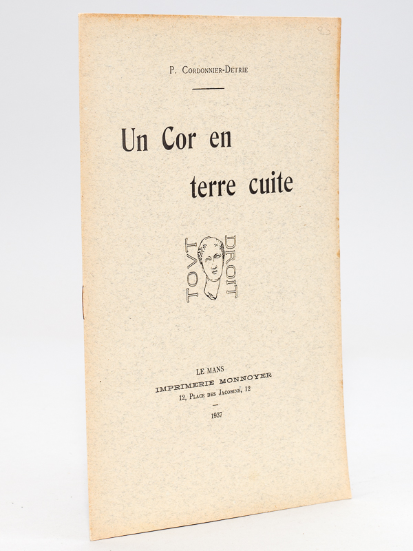 photo n°8 : Un Cor en terre cuite.