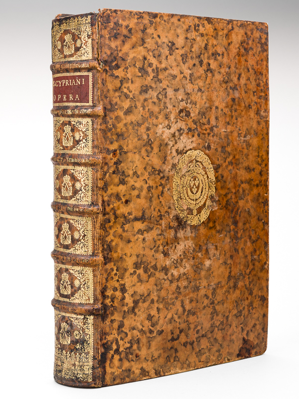 photo n°11 : Sancti Caecilii Cypriani Episcopi Carthaginensis et Martyris Opera [ Reliure aux armes royales ] Ad MSS. codices recognita & illustrata studio ac labore Stephani Baluzii Tutelensis