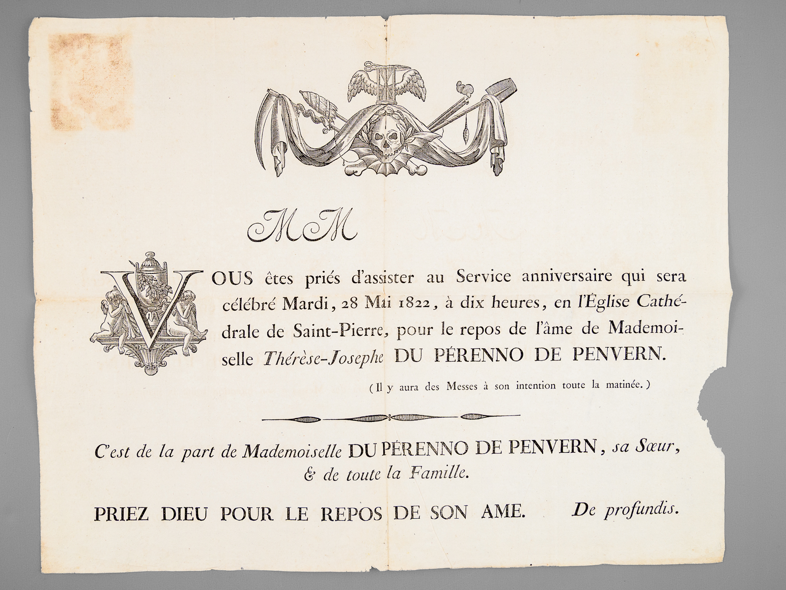 photo n&deg;6 : [ Grand placard mortuaire vannetais imprim&eacute; avec vignette macabre grav&eacute;e sur bois avec cr&acirc;ne, tibias crois&eacute;s, faux, sablier, ailes de chauve-souris : ] M. M. Vous &ecirc;tes pri&eacute;s d'assister au Service anniversaire qui se
