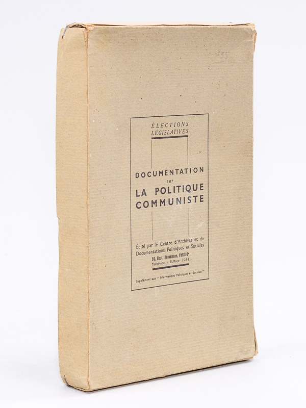 photo n°8 : Documentation sur la politique communiste.