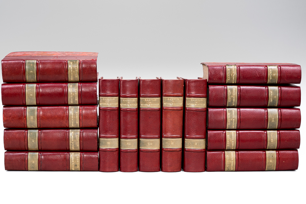 photo n°13 : Dictionnaire historique, ou Histoire abrégée des Hommes qui se sont fait un nom par leur génie, leurs talents, leurs vertus, leurs erreurs ou leurs crimes, depuis le commencement du monde jusqu'à nos jours (13 Tomes et Suppl&ea