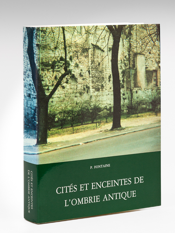 photo n°11 : Cités et enceintes de l'Ombrie antique [ Livre dédicacé par l'auteur ]