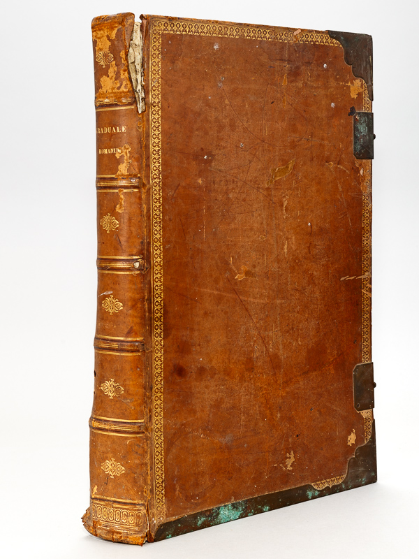 photo n°16 : Graduale Romanum ad normam Missalis, ex decreto sacrosancti concilii tridentini restituti, S. Pii V Pontificis Maximi jusu editi, Clementi VIII et Urbani VIII auctoritate recogniti, complectens Missas Tum de Tempore, Tum de Sanctis, Tum etiam Votivas
