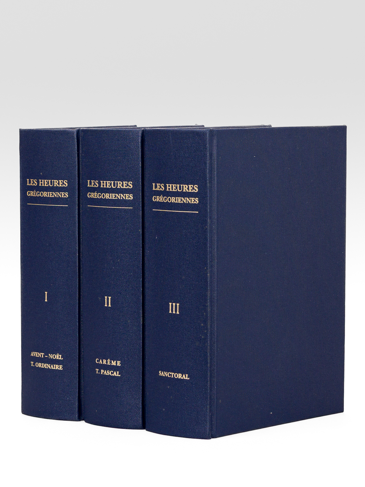 photo n°9 : Les Heures grégoriennes Latin-Français - Office divin de la liturgie des heures accompagné des hymnes, anciennes & répons brefs notés en chant grégorien par les soins des béndictins de Solesmes (3 tomes : 1