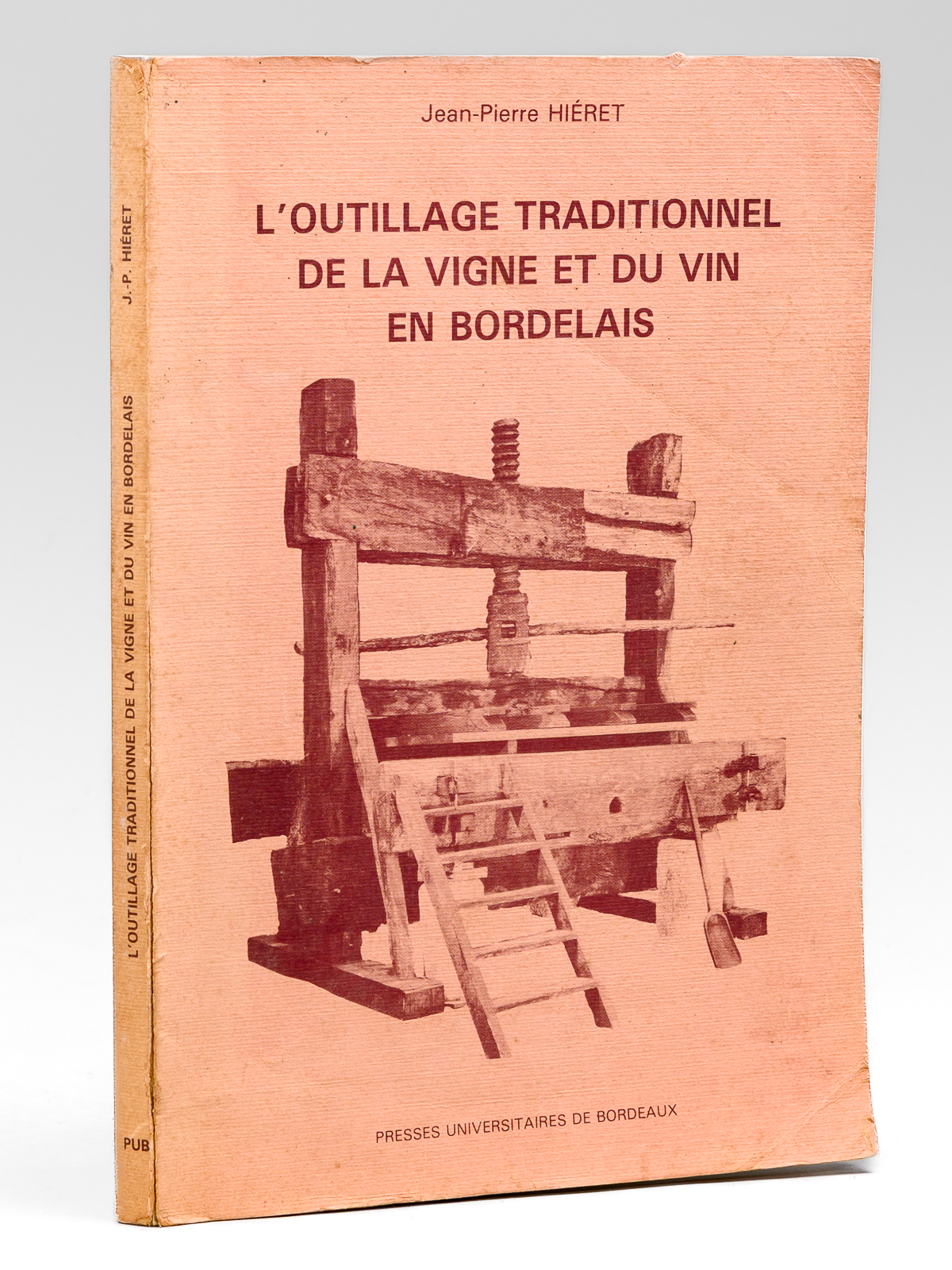 photo n&deg;12 : L'outillage traditionnel de la Vigne et du Vin en Bordelais. Collections du Mus&eacute;e d'Aquitaine, Enqu&ecirc;tes d'ethnographie.