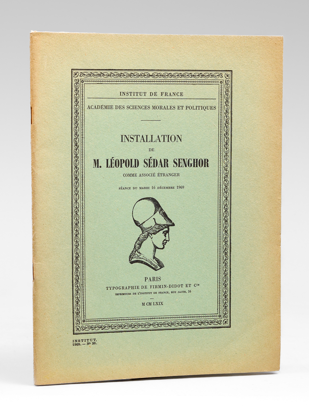 photo n&deg;7 : Installation de M. L&eacute;opold S&eacute;dar Sengor comme Associ&eacute; Etranger. S&eacute;ance du mardi 16 d&eacute;cembre 1969