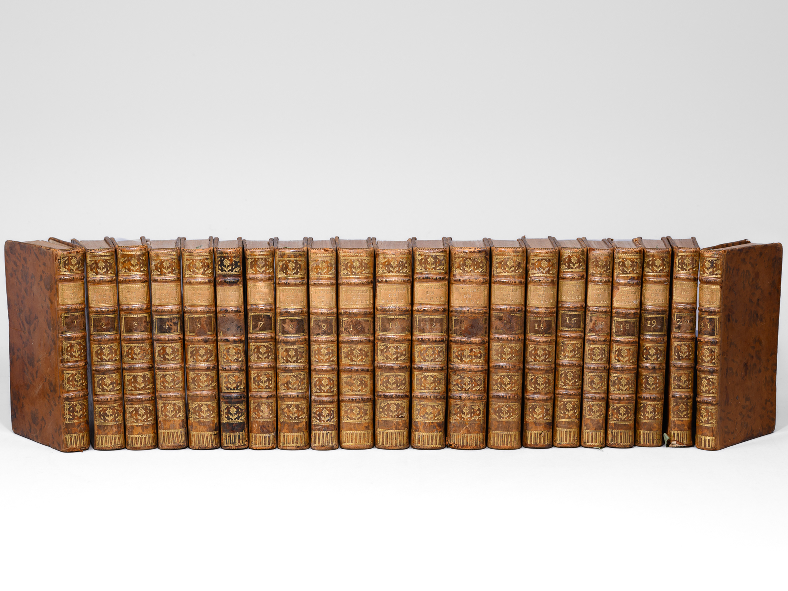 photo n°12 : Oeuvres complettes de Mably (22 Tomes - Complet) [ Oeuvres Complètes ] Tomes I à VI : Observations sur l'Histoire de France ; VII : Observations sur l'Histoire de la Grèce ; VIII : Observations sur les Romains ; IX : Principes des N&e