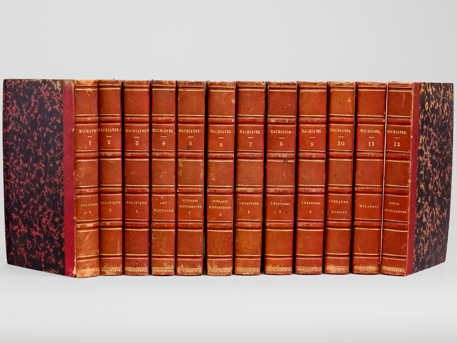photo n&deg;12 : Oeuvres compl&egrave;tes de Machiavel (12 Tomes - Complet) Tomes 1, 2, 3 : Politique ; Tome 4 : Art Militaire ; Tomes 5 et 6 : Ouvrages Historiques ; Tomes 7, 8, 9 : L&eacute;gations et Missions ; Tome 10 : Th&eacute;&acirc;tre - Po&eacute;sie ; Tome 11 :