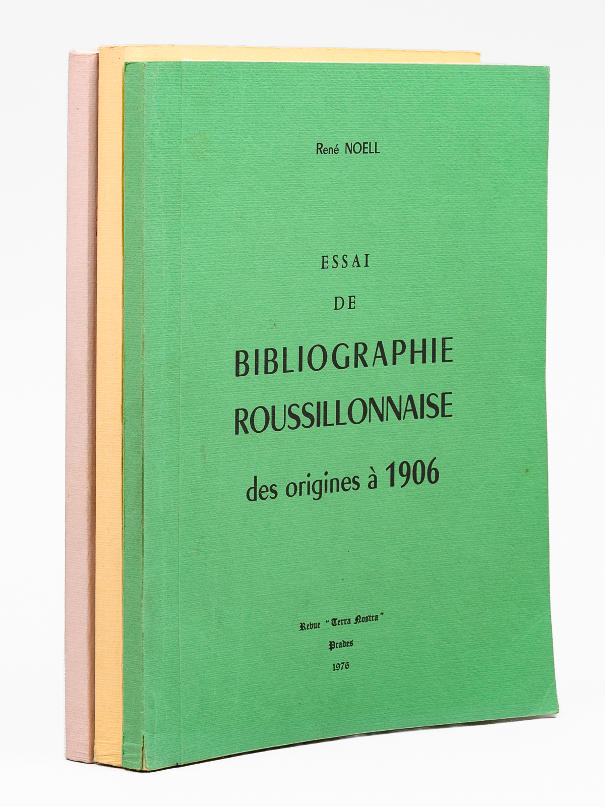 photo n&deg;11 : Essai de bibliographie roussillonnaise des origines &agrave; 1906 [ Avec : ] Essai de bibliographie roussillonnaise 1906-1940 et 1940-1960 [ Avec : ] Essai de bibliographie roussillonnaise 1960-1980