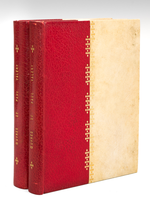 photo n°13 : Oeuvres de Paul Valéry (Tomes I et II) Tome I : L'Ame et la Danse. Eupalinos ou l'Architecte. Paradoxe sur l'Architecte ; Tome II : Monsieur Teste. La Soirée. Le Log-Book. Quelques Epîtres