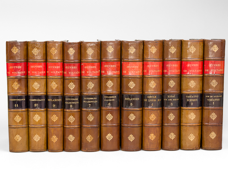 photo n°17 : Oeuvres  complètes de Voltaire (Tomes 1 à 11 - 11 Tomes sur 13) Tome 1 : Vie de Voltaire - Théâtre ; 2 : Théâtre - La Henriade - La Pucelle - Poésies ; 3 : Essai sur les Moeurs - Annales de l'Empire ; 4 : Si&
