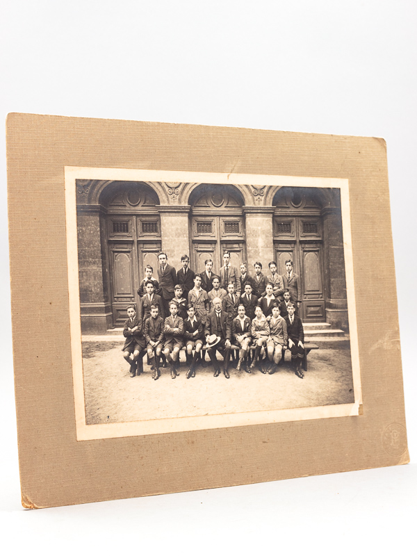 photo n°7 : Photographie originale Classe de 4e A1 Lycée de Bordeaux Année Scolaire 1922-1923 :  Professeur principal Mr Caraman. Elèves : Bannel, Tarraube, Lataste, Vieulle, Martineau, Gabanou, Sanson, Simon, Gardiès, Ceillier, Ubertino,