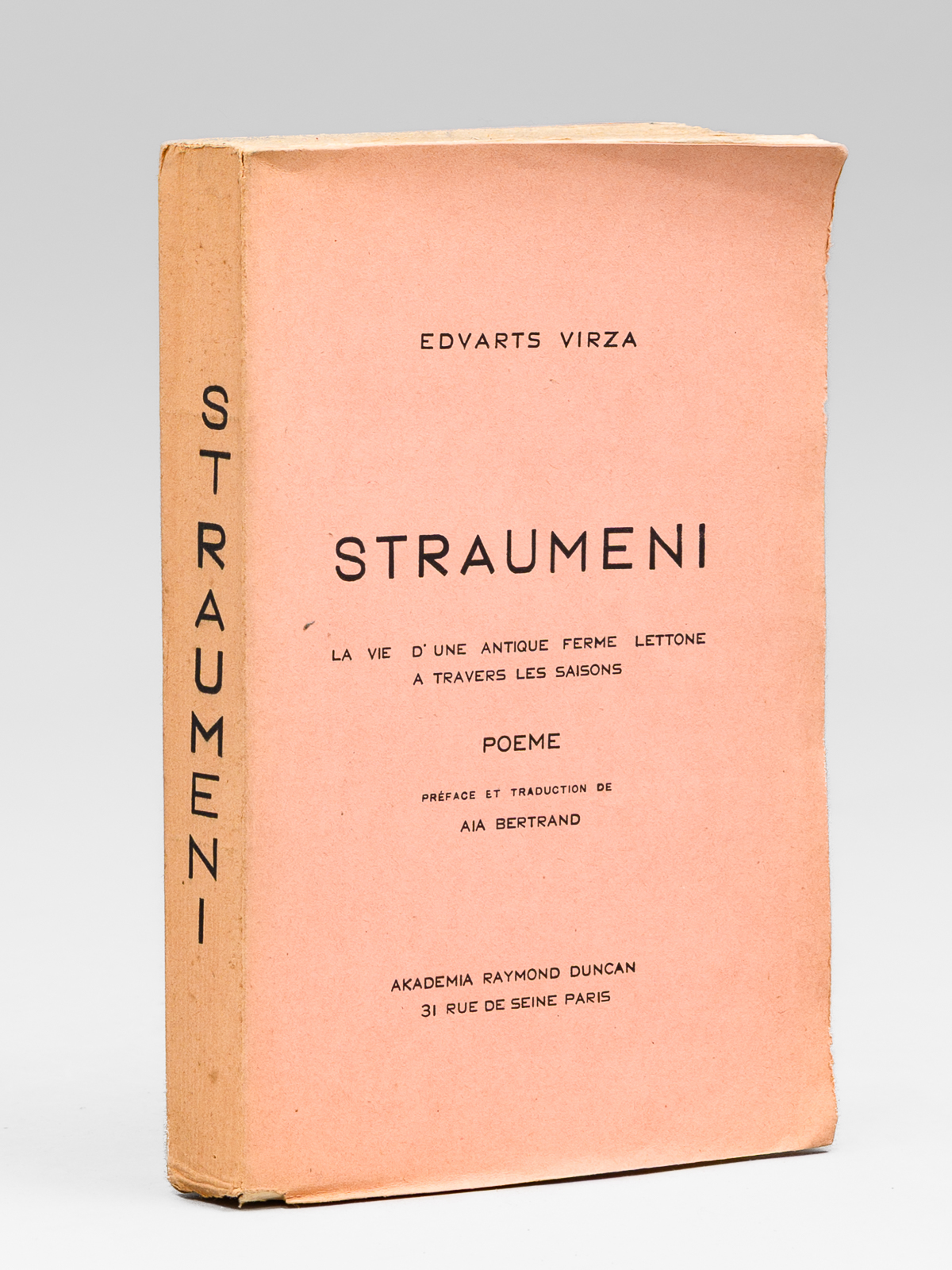 photo n&deg;9 : Straumeni. La vie d'une antique ferme lettone &agrave; travers les saisons. Po&egrave;me. [ Edition originale de la traduction ]