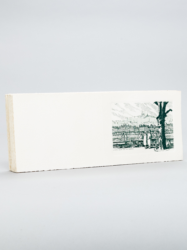 photo n°6 : Belle carte orné d'une eau-forte : Lyon, Quai de la Saône [ Lot de 55 cartes à plier sur BFK Rives format 30 x 12 cm ]