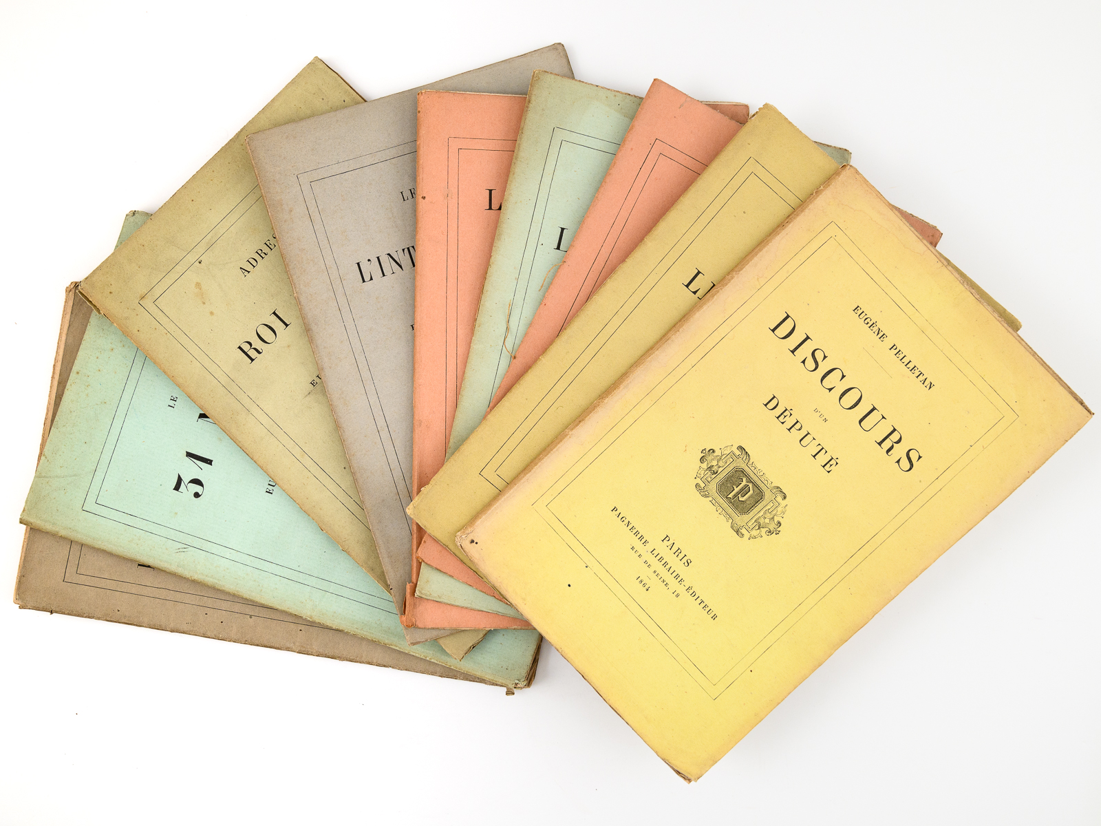 photo n°14 : [ Lot de 9 brochures en édition originale : ] Le Droit de Parler. Lettre à M. Imhaus [ On joint ] Le 31 Mai [ On joint ] Adresse au Roi Coton [ On joint ] Les Fêtes de l'Intelligence [On joint ] Le Crime [On joint ] Les Treize. Lettre