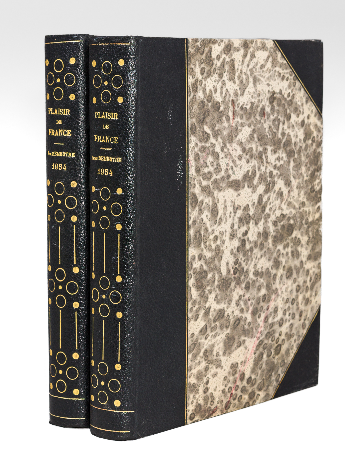 photo n°17 : Plaisir de France, Revue mensuelle ( Année 1954 complète, 12 numéros reliés en deux volumes ) [ On joint : ] Tableau d'Honneur des Annonceurs de 'Plaisir de France'.