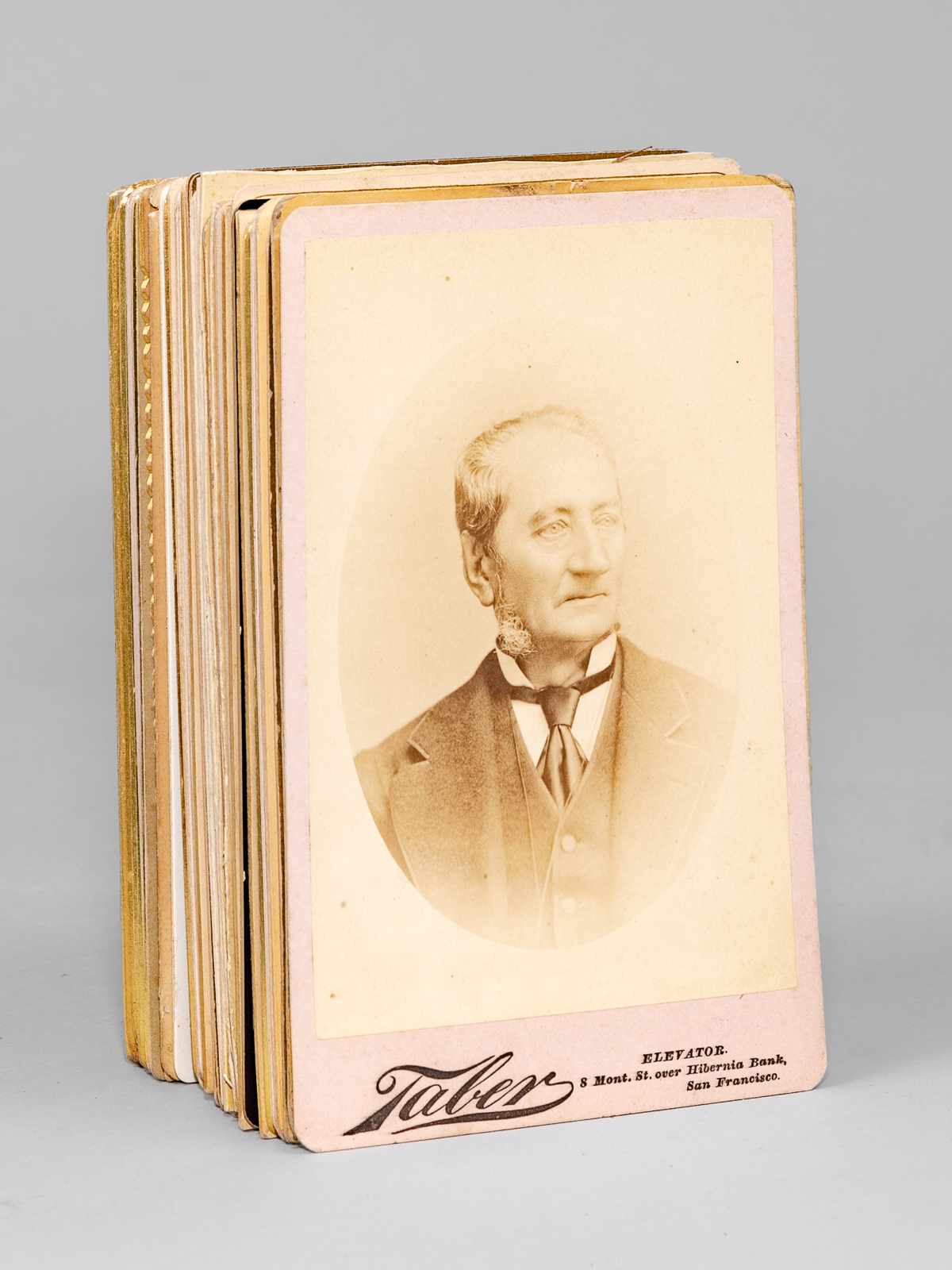 photo n°20 : Lot de 43 portraits photographiques anciens sur carton format 10,8 x 16,5 cm, entre 1875 et 1888 dont 9 photographies prises à San Francisco (Taber, Morse's, Bradley & Rulofso, Chas Lainer & Co), 10 photographies prises à Mexico (Alfredo Lau
