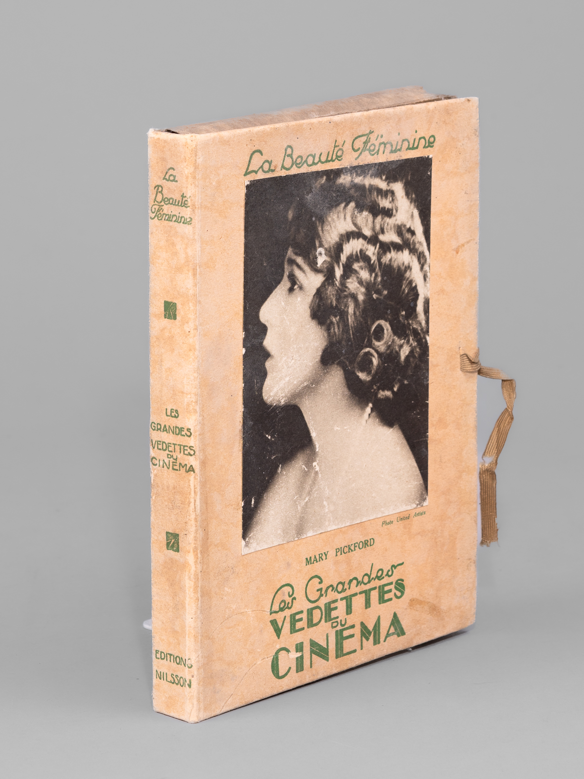 photo n°12 : Les Grandes Vedettes du Cinéma. La Beauté féminine [ Greta Garbo, Mary Pickford, Gloria Swanson, etc...]