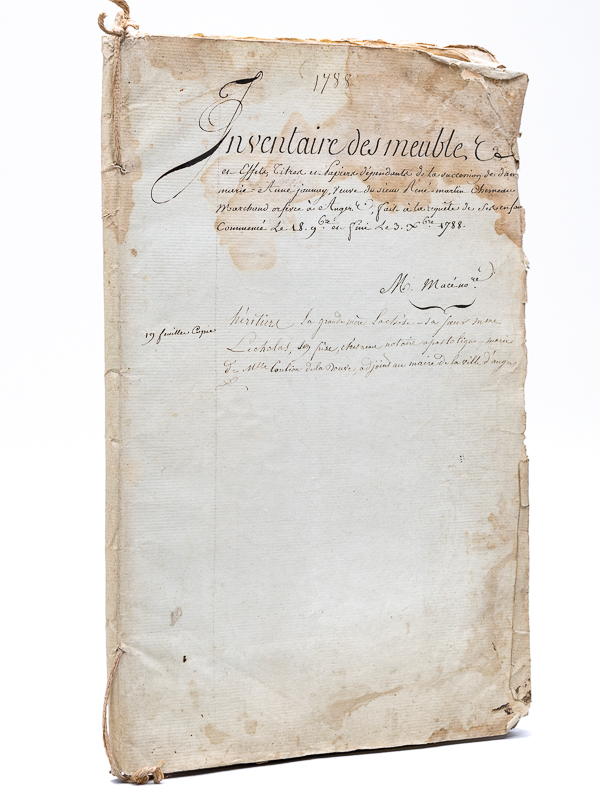 photo n°10 : Inventaire des Meubles & Effets, Titres et Papiers dépendant de la succession de dame Marie-Anne Jaunay, Veuve du sieur  René-Martin Chesneau, Marchand orfèvre à Angers, fait à la requête de ses enfants commenc&eac