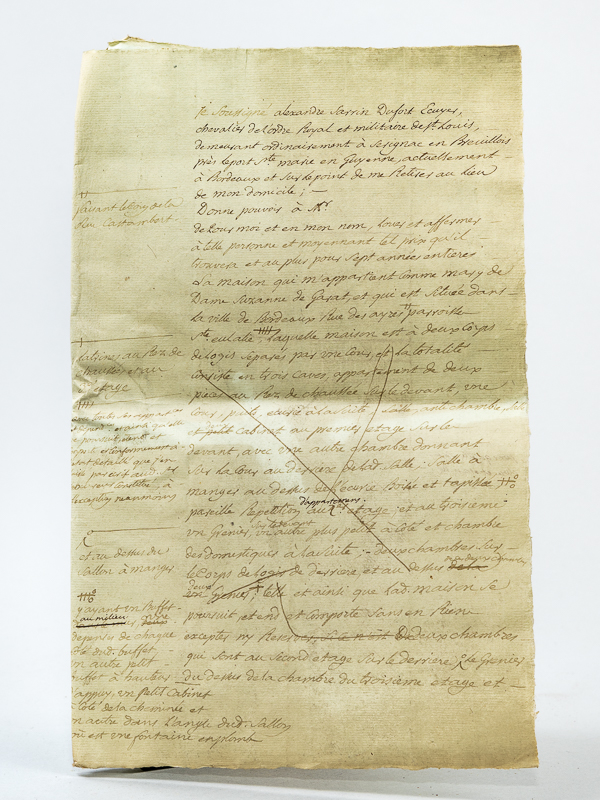 photo n°7 : Brouillon de pouvoir juridique évoquant des propriétés louées à Bordeaux : 'Je soussigné Alexandre Sarrin Dufort Ecuyer chevalier de l'ordre Royal et militaire de Saint Louis, demeurant ordinairement à S&ea