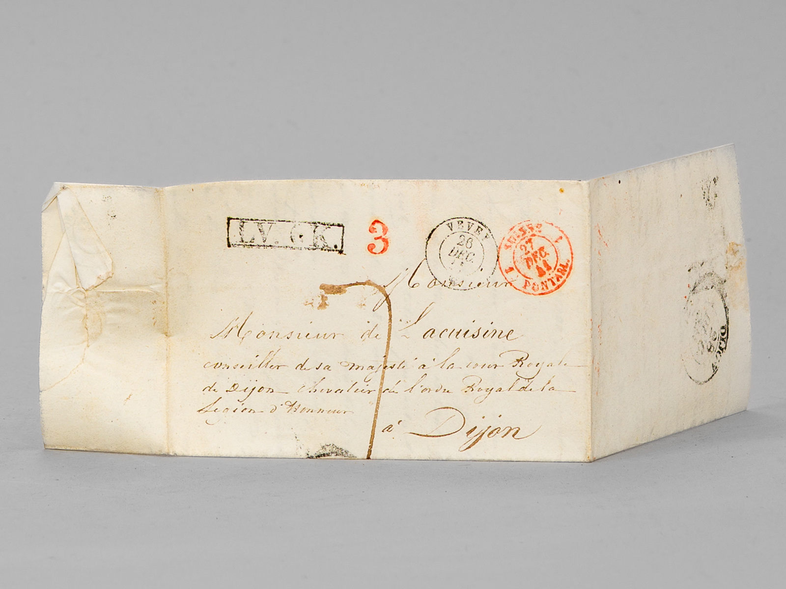 photo n°6 : Lettre adressée depuis Vevey (Suisse) à Monsieur de La Cuisine Conseiller de Sa Majesté à la cour Royale de Dijon Chevalier de l'Ordre Royal de la Légion d'Honneur. Cachet Vevey 26 décembre 1841, cachet Pontarlier